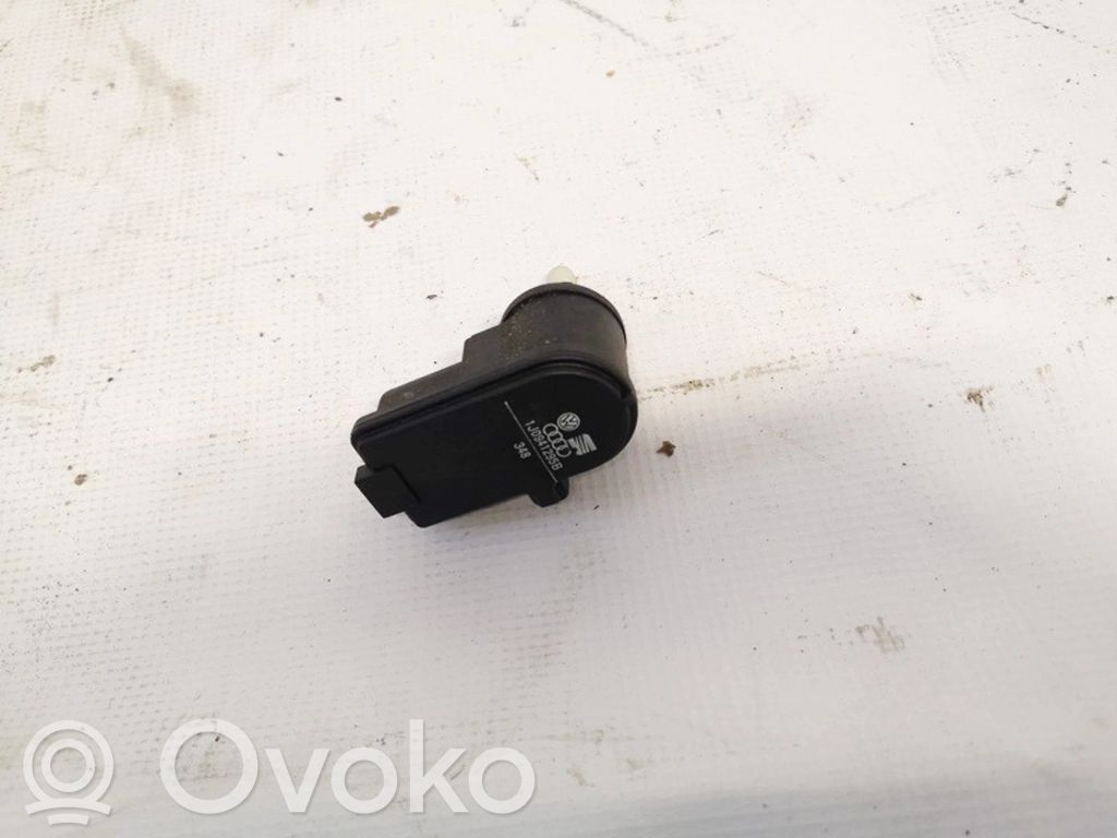 Volkswagen Golf IV Motor reglare nivel far 