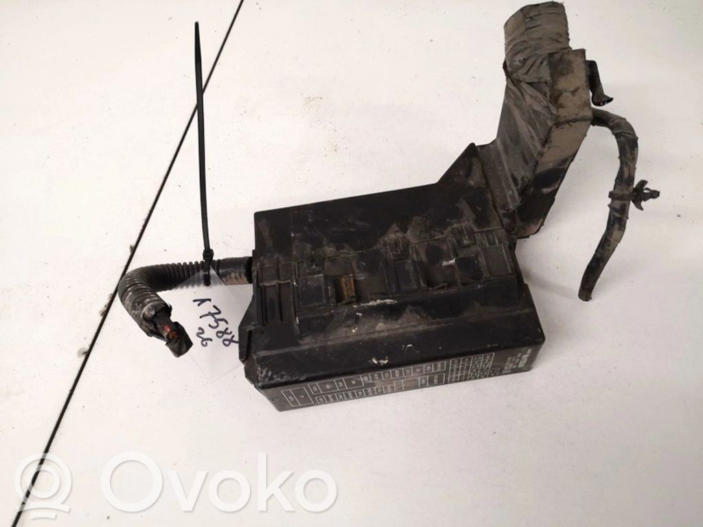 Skrzynka bezpieczników / Komplet   NISSANBN860,NISSANBN860