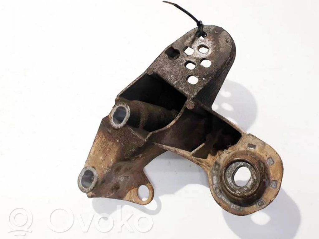 Łapa / Mocowanie silnika   4B0199351B,4B0199351B