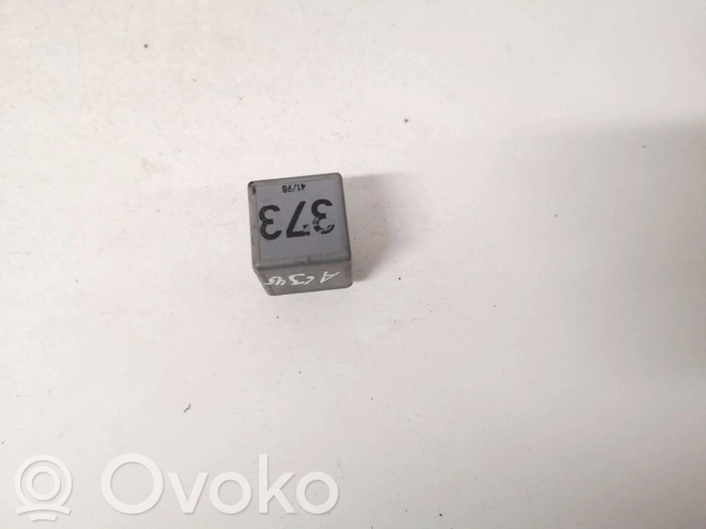 Autres relais   8D0951253A,V23134B52X301,8D0951253A,V23134B52X301