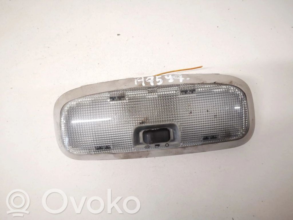 Luz del asiento trasero   357A13776AB,357A13776AB