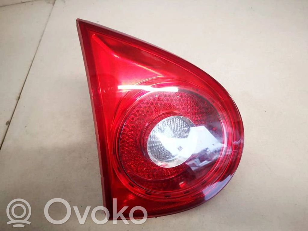 Volkswagen Golf V Lampă spate în capacul portbagajului 