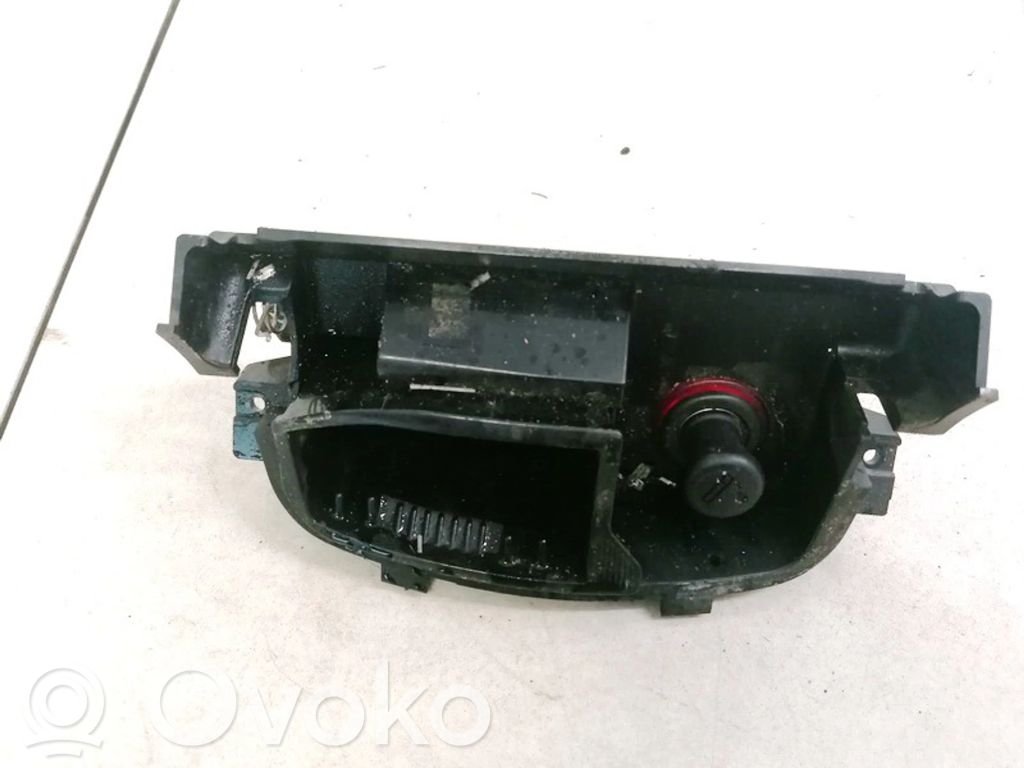 Mazda 3 I Posacenere auto 