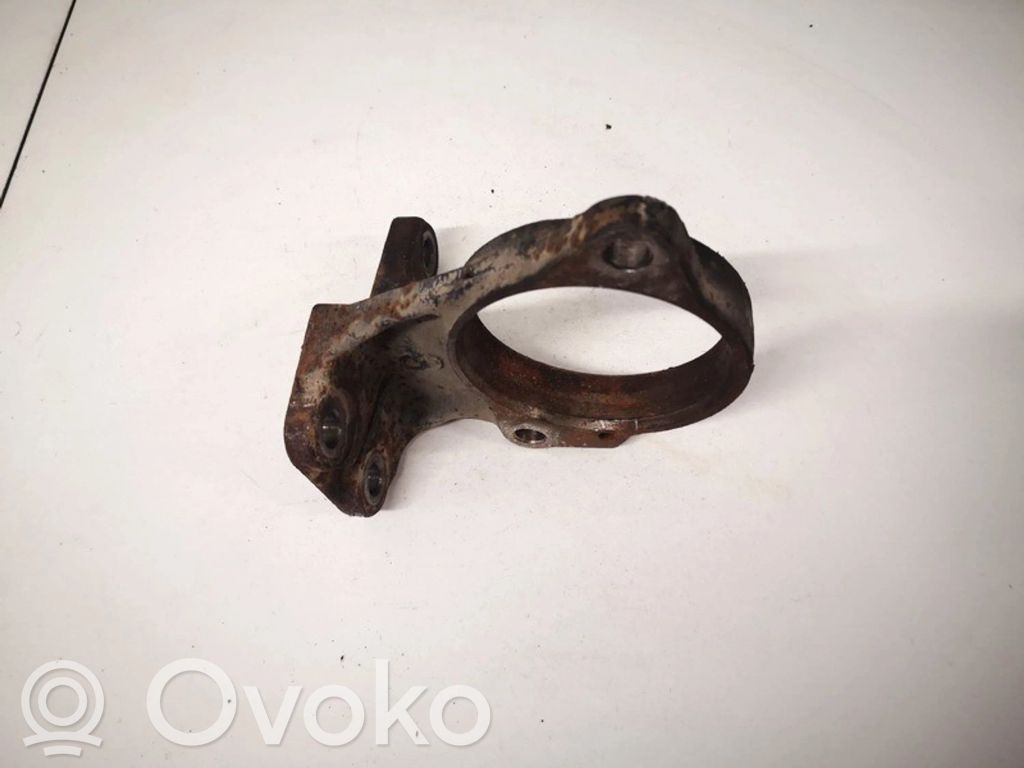 Toyota Avensis T250 Engine mounting bracket 