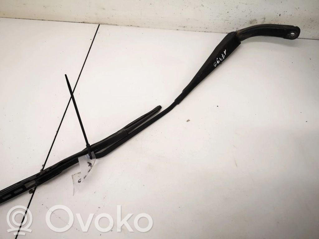 Ford Mondeo Mk III Brazo del limpiaparabrisas delantero