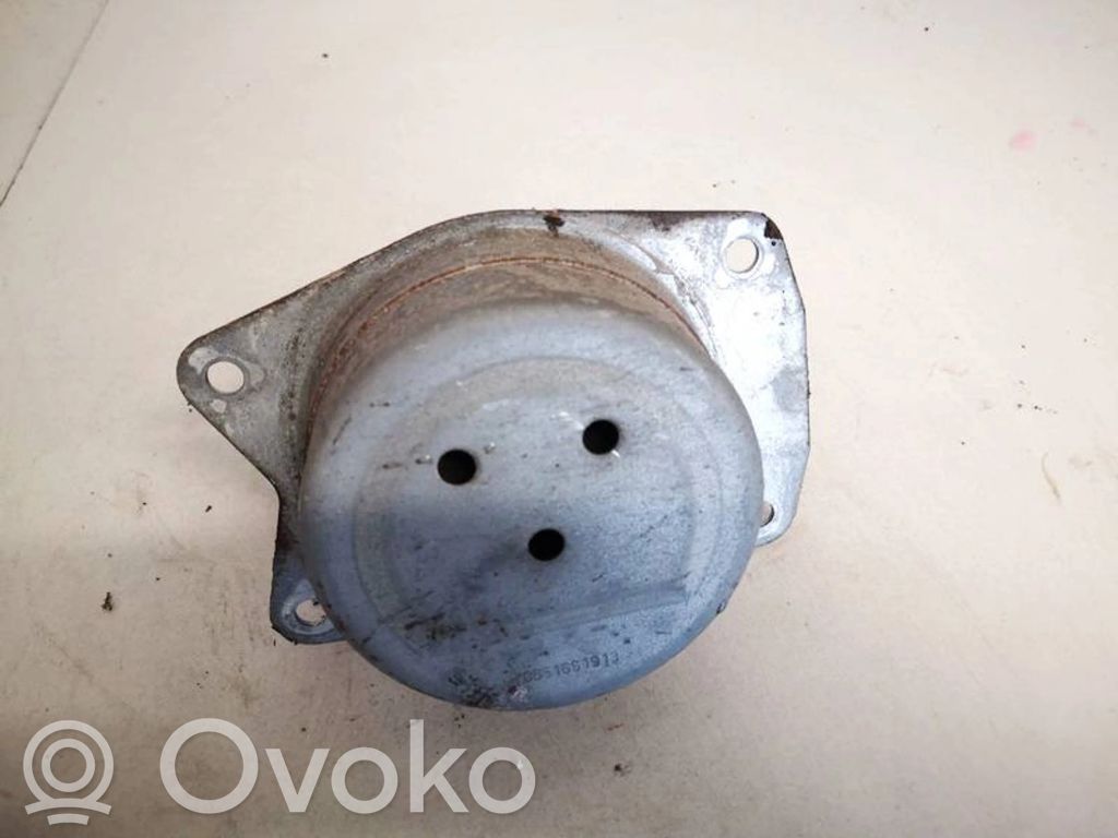 Engine mount bracket   13312093,13312093