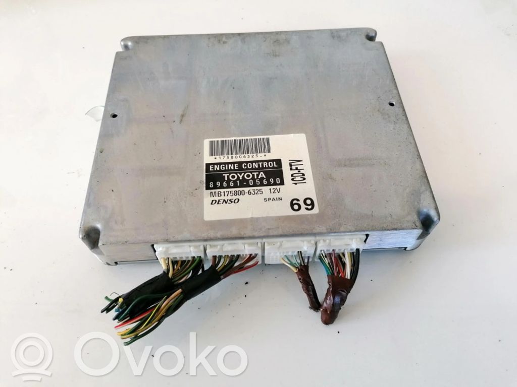 Toyota Avensis T250 Calculateur moteur ECU 
