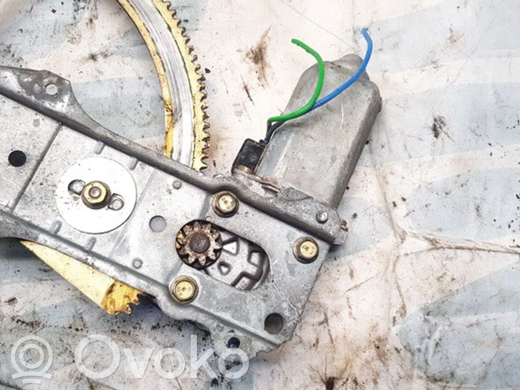 Silnik regulatora szyby drzwi przednich   0130821091,680546755,0130821091,680546755
