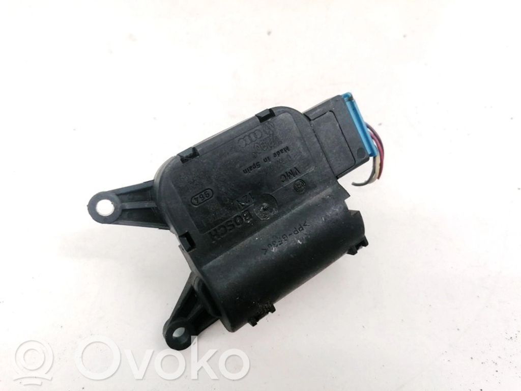Audi A4 S4 B6 8E 8H Motor/actuator clapetă aer 