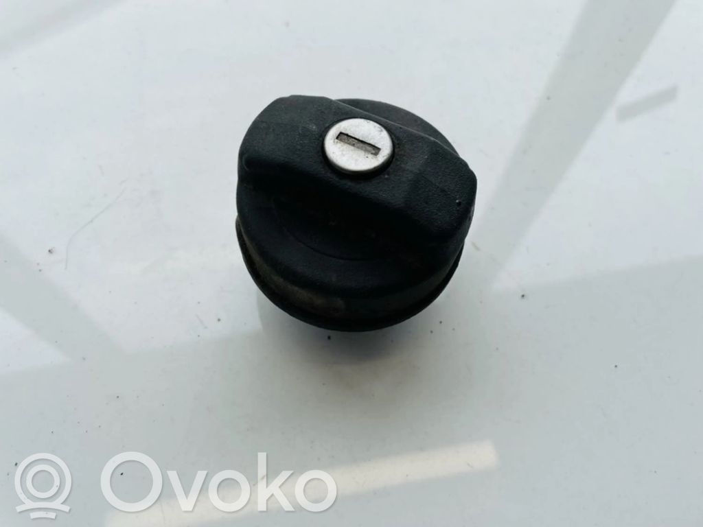 Audi A6 S6 C4 4A Tappo del serbatoio del carburante