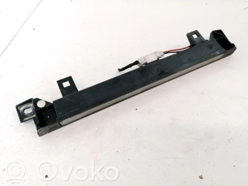Nissan Almera Tino Trzecie światło stop