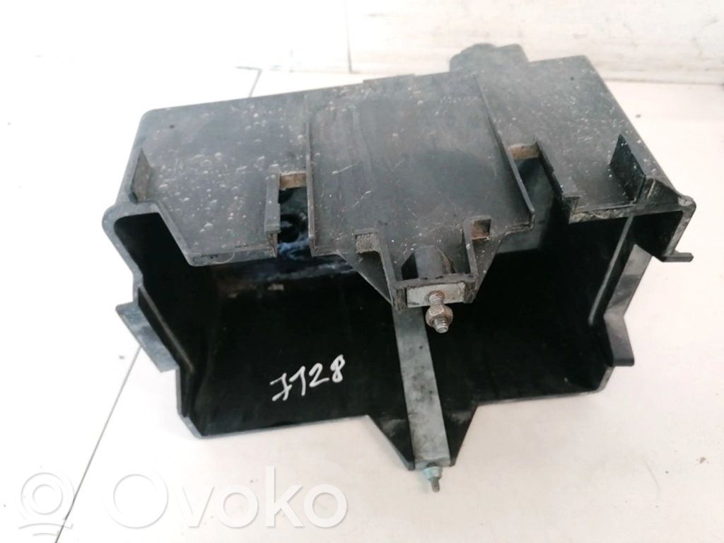 Mazda 2 Podstawa / Obudowa akumulatora