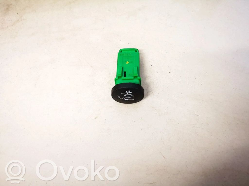 Nissan Qashqai Seat control switch