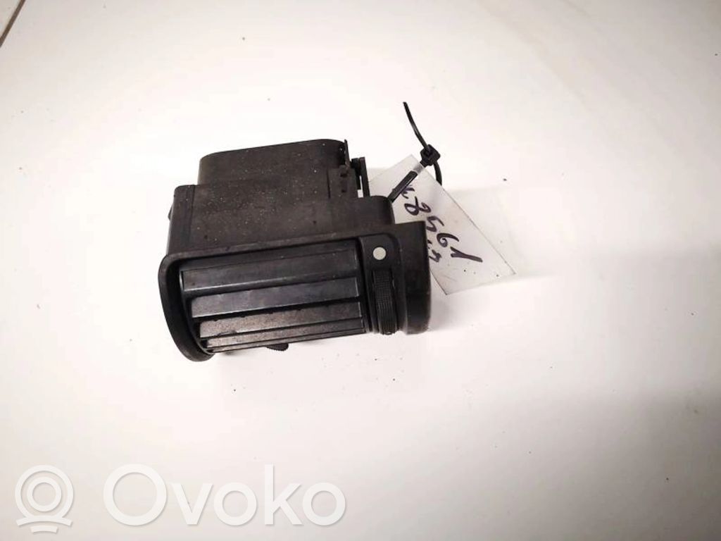 Grilă ventilație centrală   8D1820901,8D1820901
