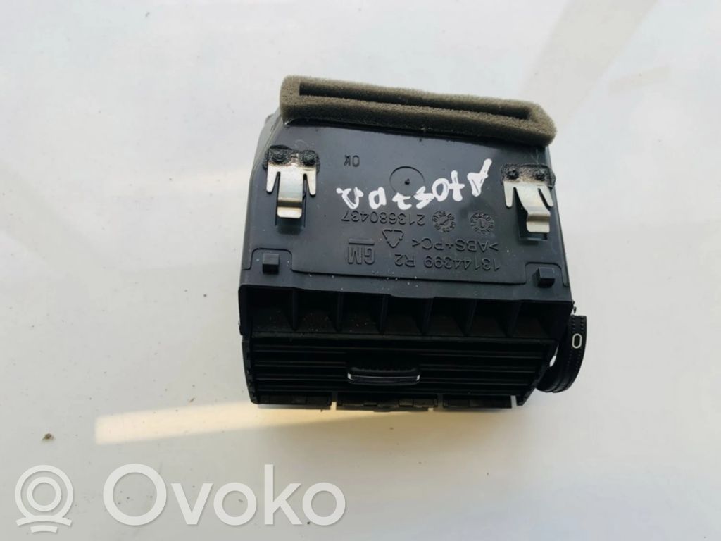 Opel Zafira B Griglia di ventilazione centrale cruscotto 