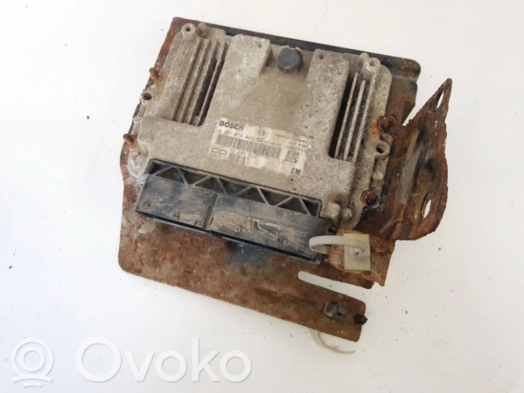 Opel Zafira B Centralina/modulo del motore 