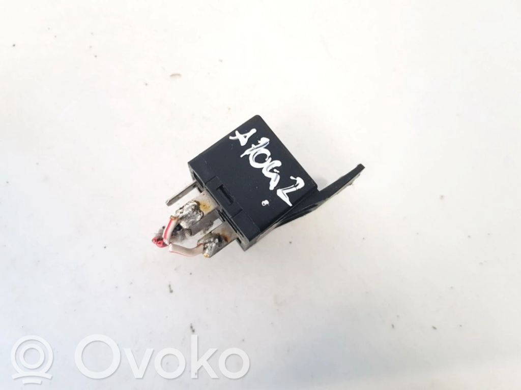 Otros relés   40A30A12VDC,40A30A12VDC