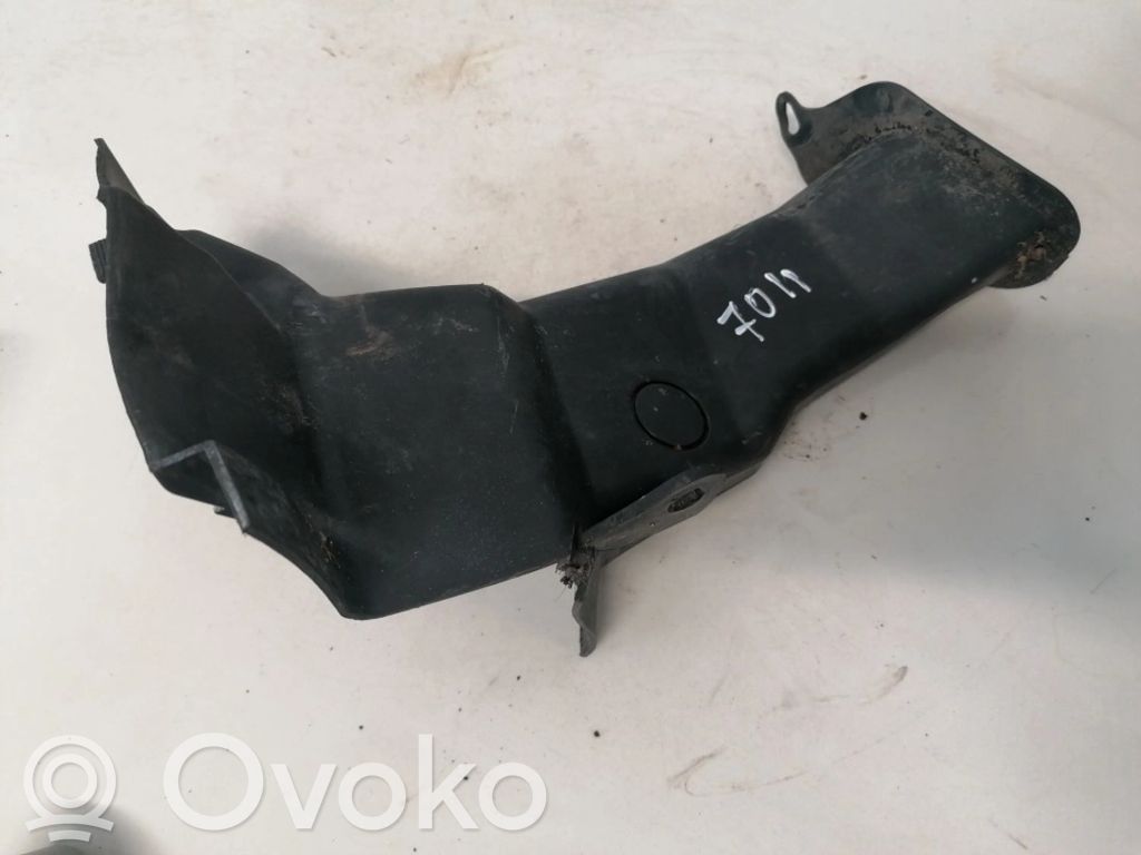 BMW 1 E81 E87 Ilmanoton letku 