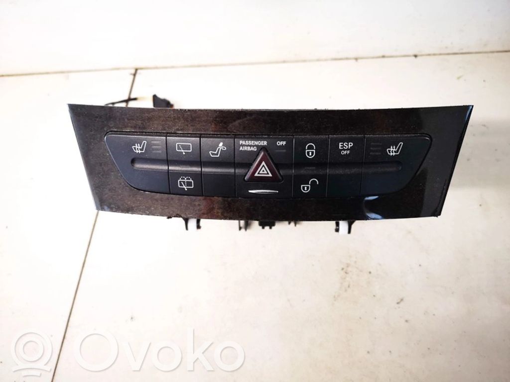 Botón interruptor de luz de peligro   A2116800552,A2116800552