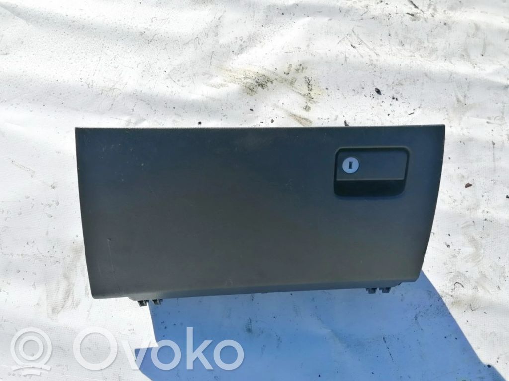 Toyota RAV 4 (XA30) Schowek deski rozdzielczej 