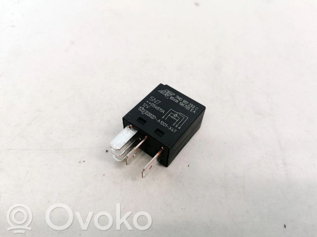 Sonstige Relais   7M0951253C,95VW10K705EA,7M0951253C,95VW10K705EA