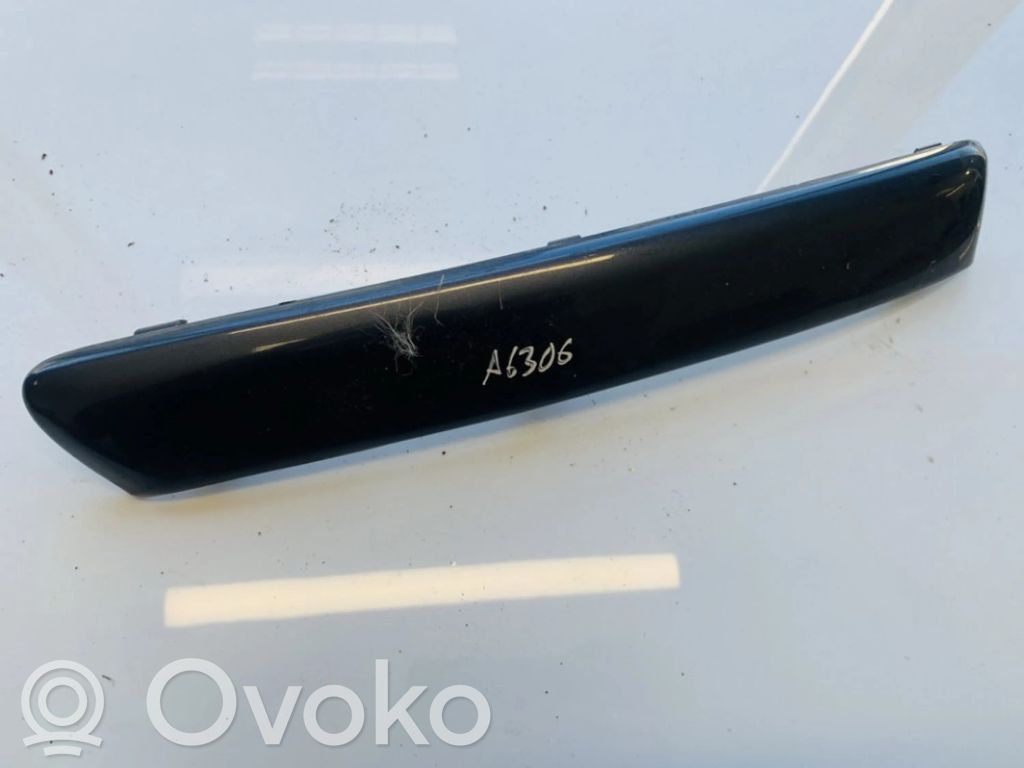 Ford Focus Listwa pod lampę przednią 