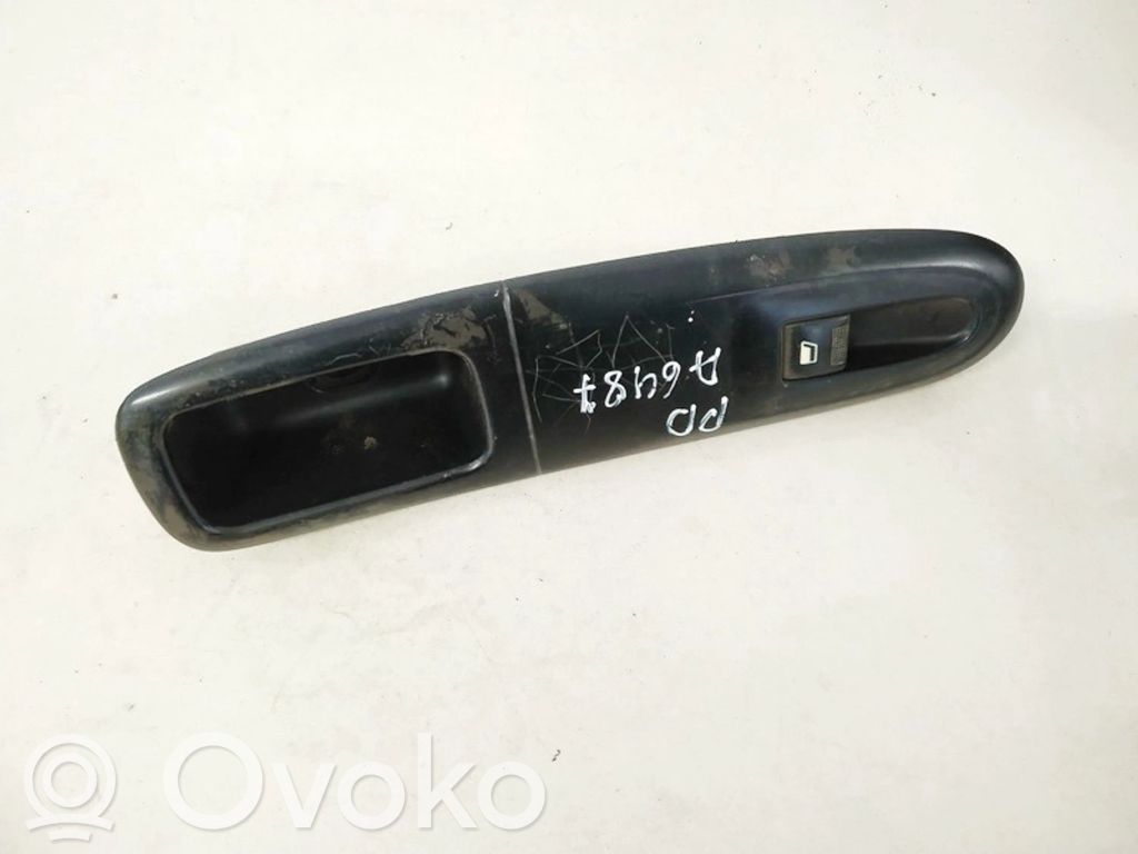 Peugeot 406 Interruptor del elevalunas eléctrico 