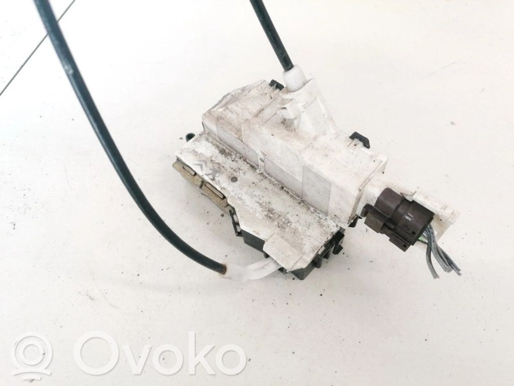 Peugeot 407 Priekšpusē slēdzene 