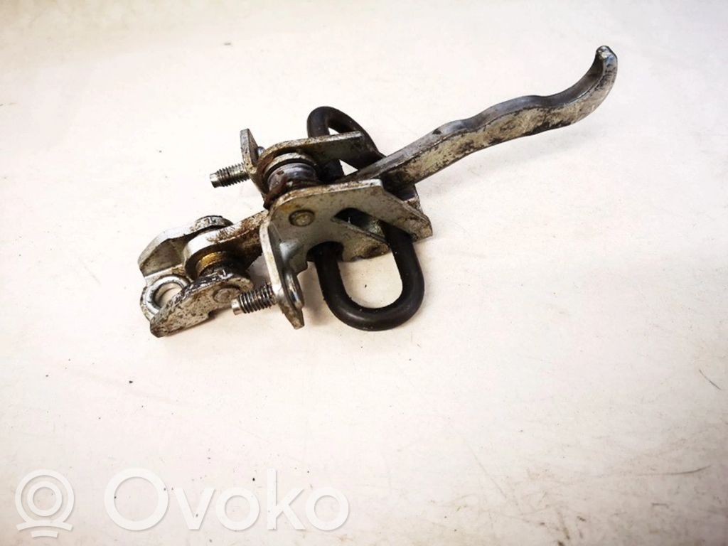 Opel Vectra C Takaoven pidätin 