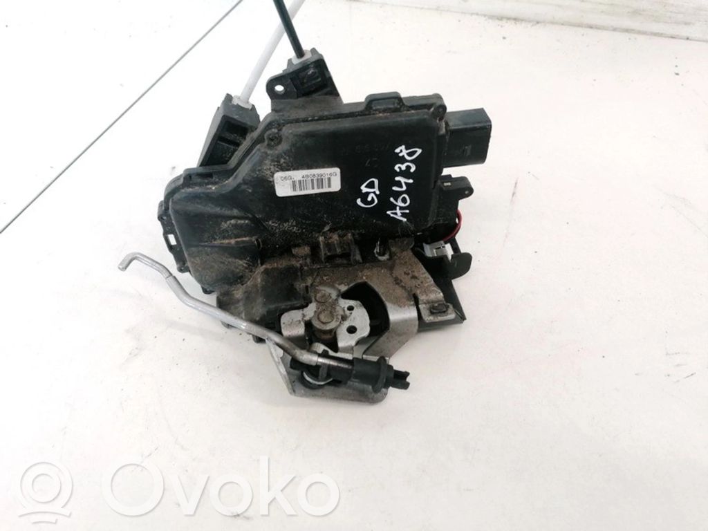 Audi A6 S6 C5 4B Zamek drzwi tylnych 