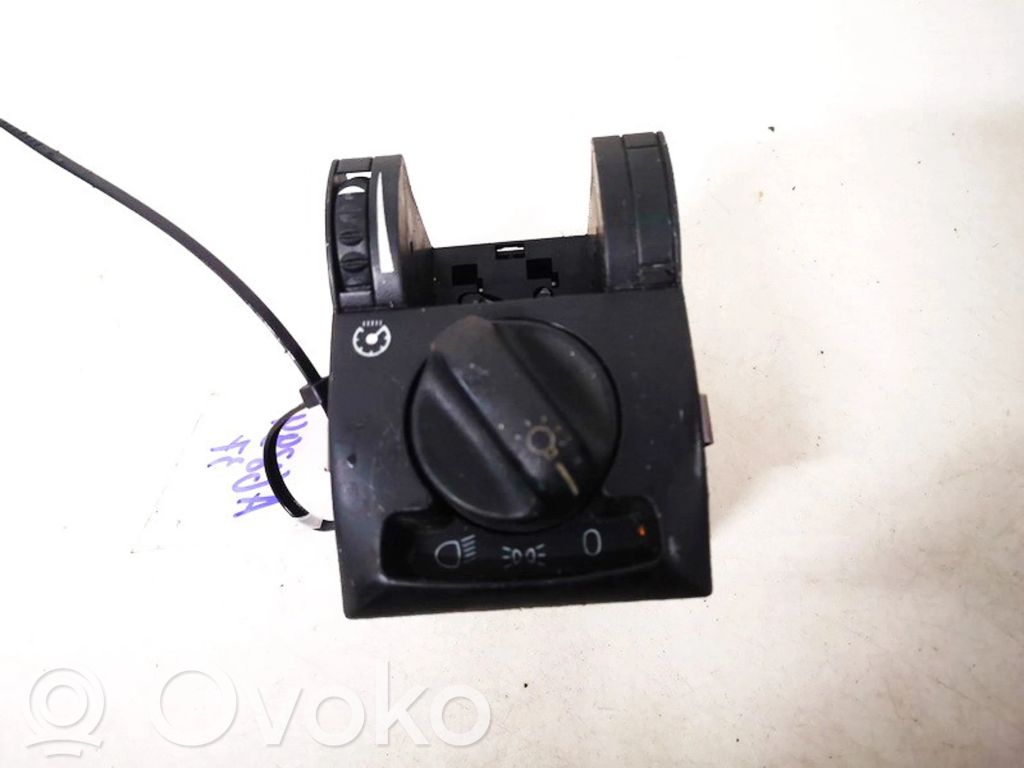 Light switch   09229578,53122836,09229578,53122836