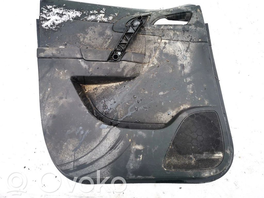 Opel Meriva B Takaoven verhoilu 