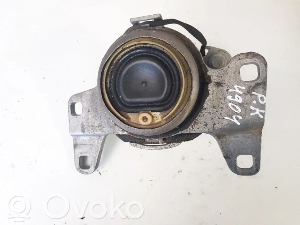 Volvo V40 Engine mount bracket 