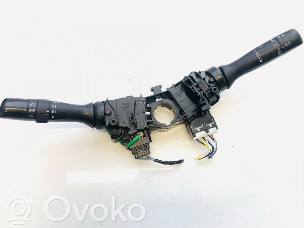 Toyota Yaris Bloc semnalizator și ștergător parbriz 