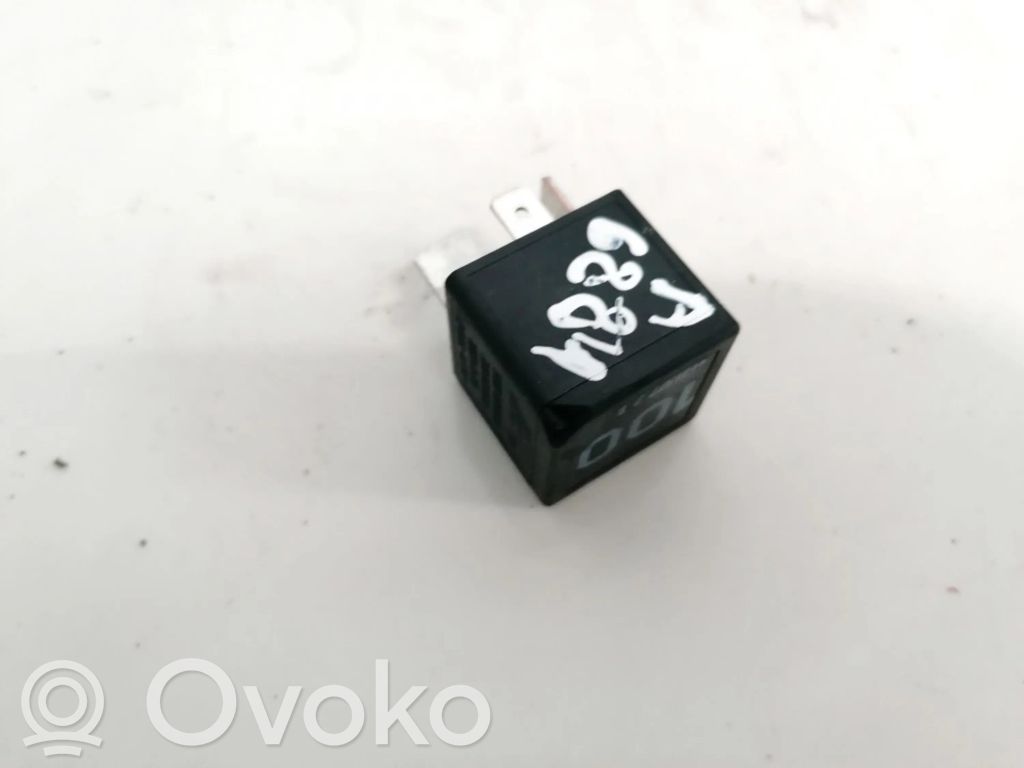 Otros relés   7M0951253A,V23136J6X45,7M0951253A,V23136J6X45