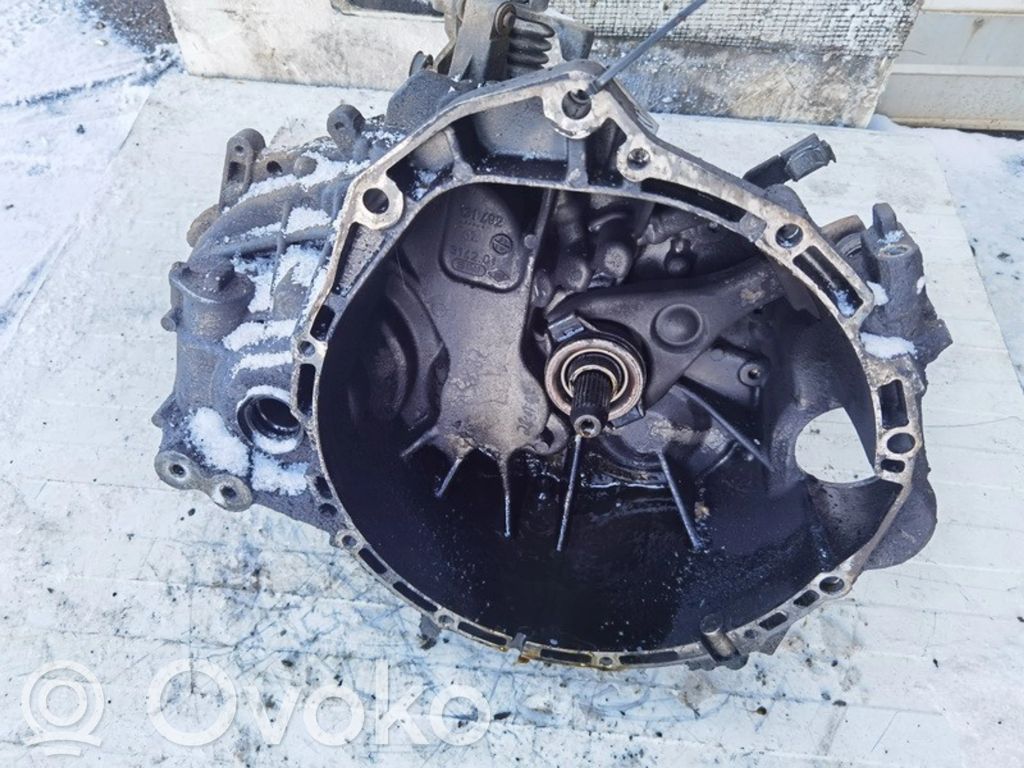 Nissan Primera Cutie viteze manuală cu 5 trepte 
