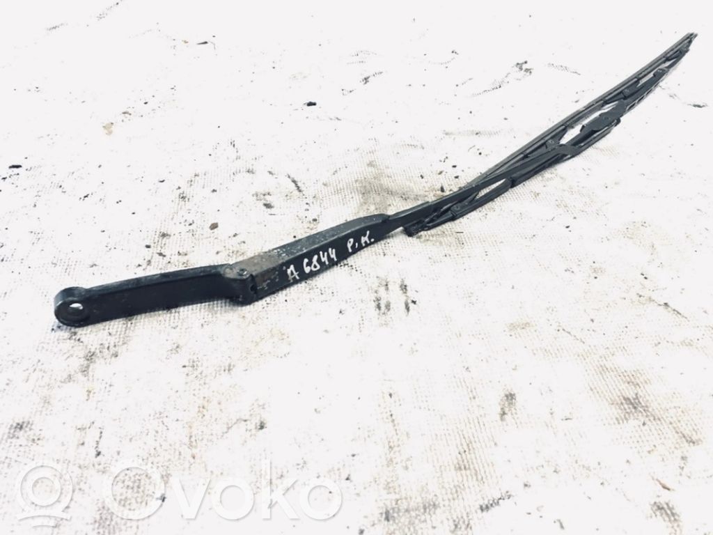 Audi A4 S4 B5 8D Ramię wycieraczki szyby przedniej / czołowej 