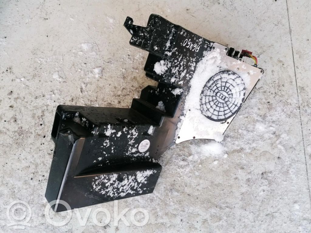 Audi A4 S4 B5 8D Altavoz subwoofer 