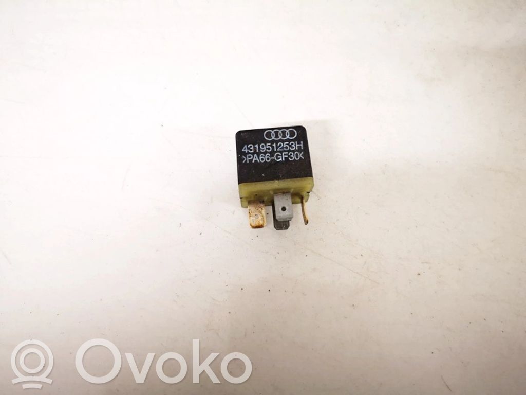 Audi A4 S4 B5 8D Autres relais