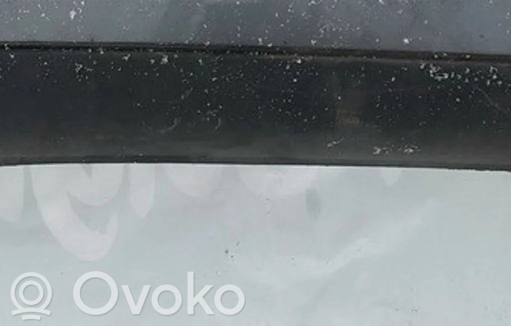Volvo V50 Etupuskurin reuna