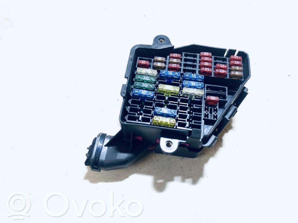 Volkswagen PASSAT B5 Fuse box set 