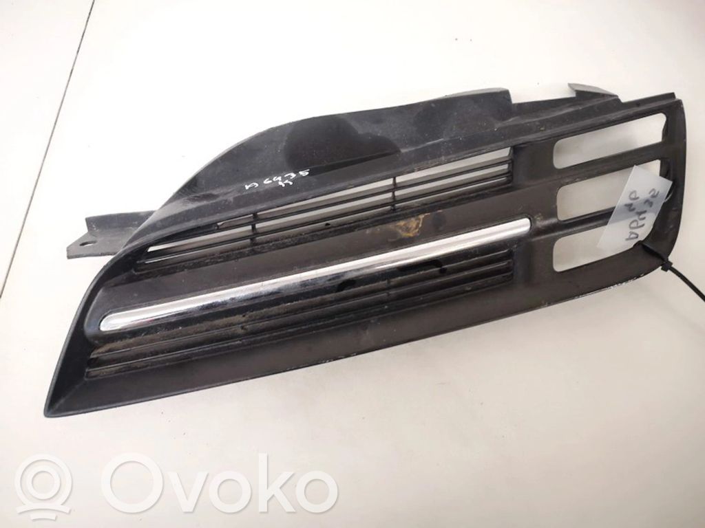 Nissan Micra Grilă inferioară bară față