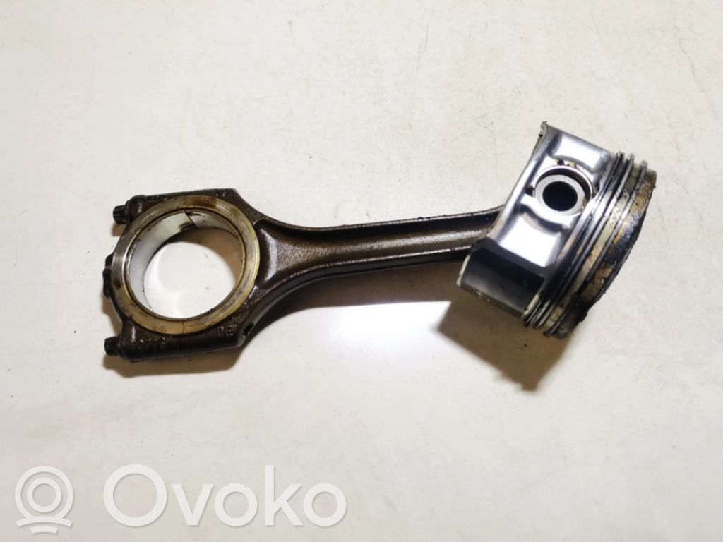 Audi A4 S4 B5 8D Piston cu bielă 