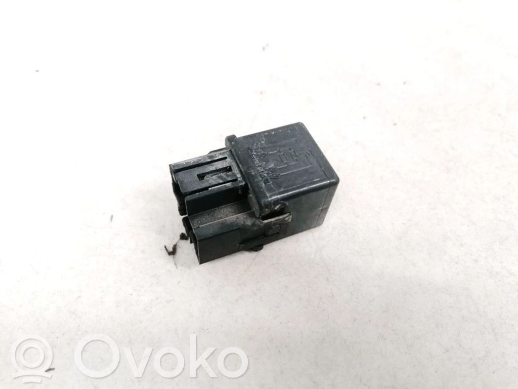 Alte relee   MB953381,V23134B52X240,MB953381,V23134B52X240