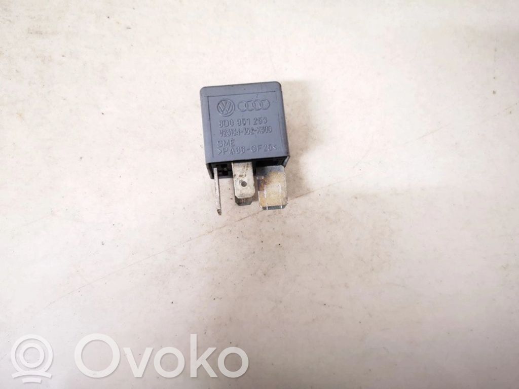 Sonstige Relais   8D0951253,V23134JB52X300,8D0951253,V23134JB52X300