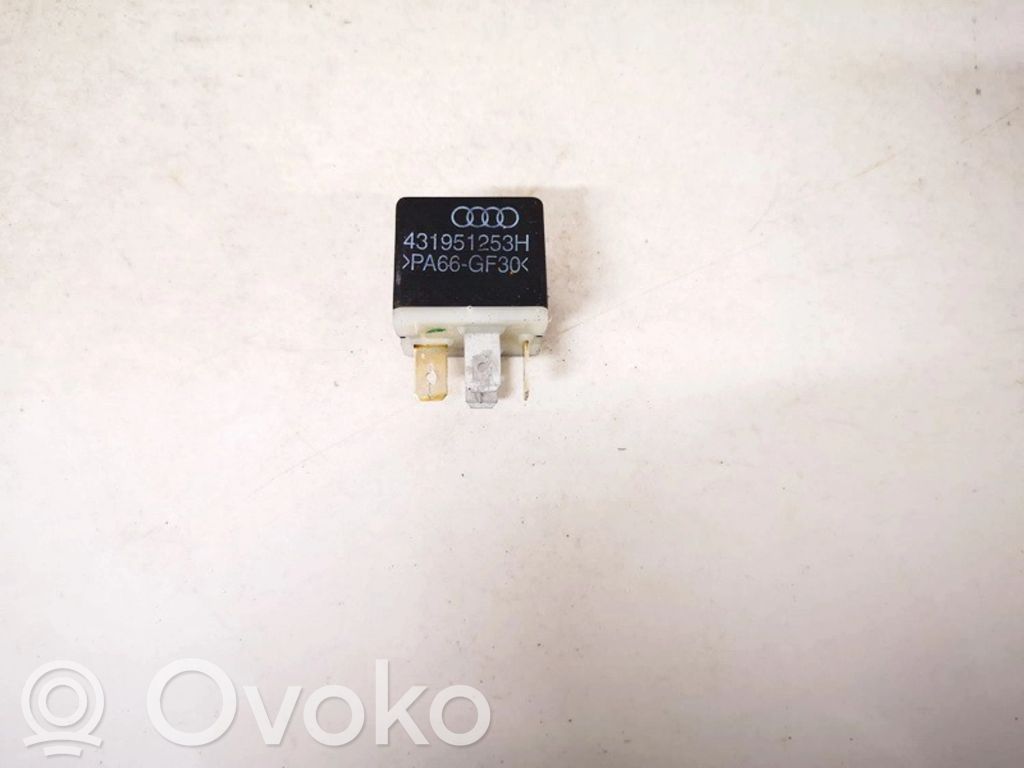 Audi A4 S4 B5 8D Autres relais