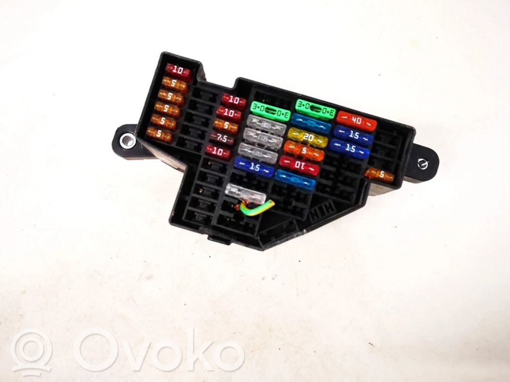 Skoda Octavia Mk2 (1Z) Skrzynka bezpieczników / Komplet