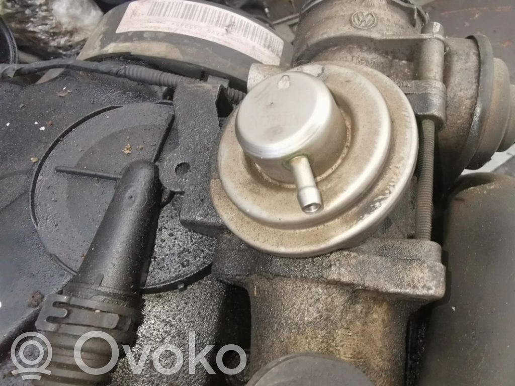 Volkswagen Touran I Zawór EGR 