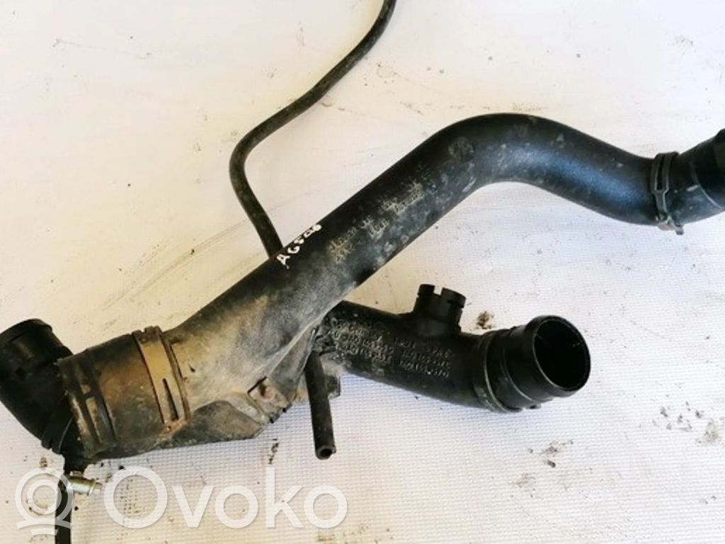 Volkswagen PASSAT B4 Furtun/conductă intercooler