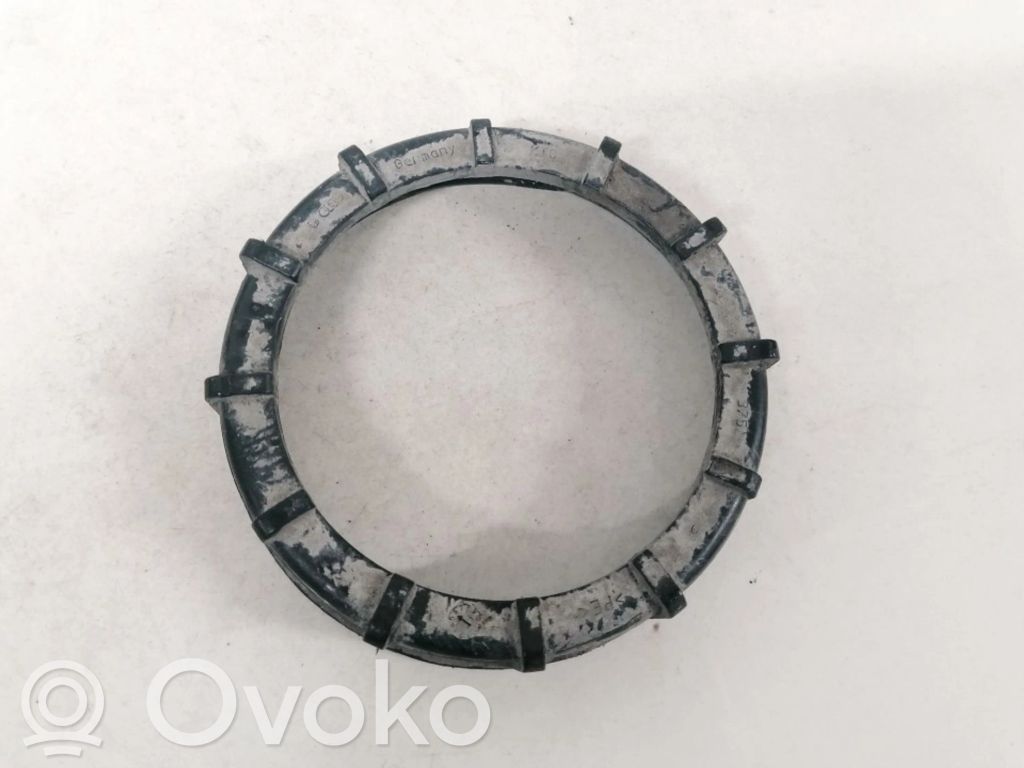 Volkswagen Touran I Bague de verrouillage pour réservoir de carburant